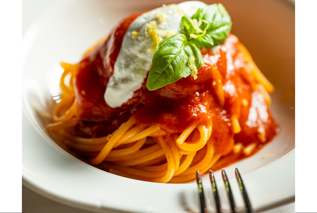 Spaghetti al pomodoro: 4 interpretazioni a Napoli e dintorni